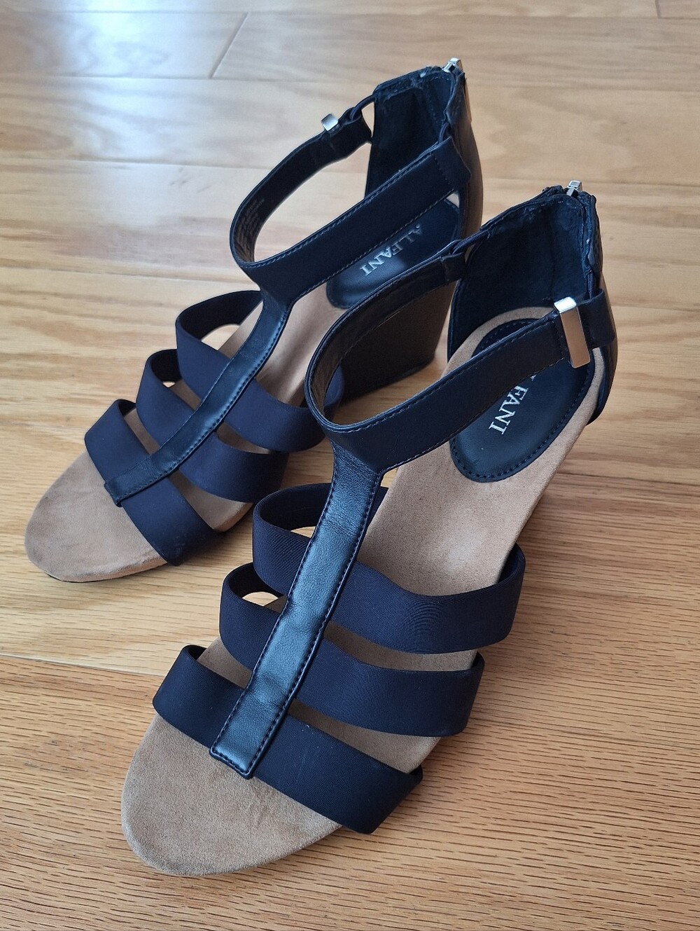 Alfani Navy Blue Strappy T‑Bar Wedge Sandals Tan Footbed 8 M